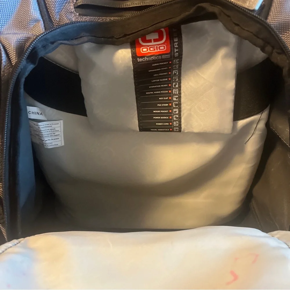 OGIO Metro Backpack  Excellent Gray Black - Picture 7 of 12